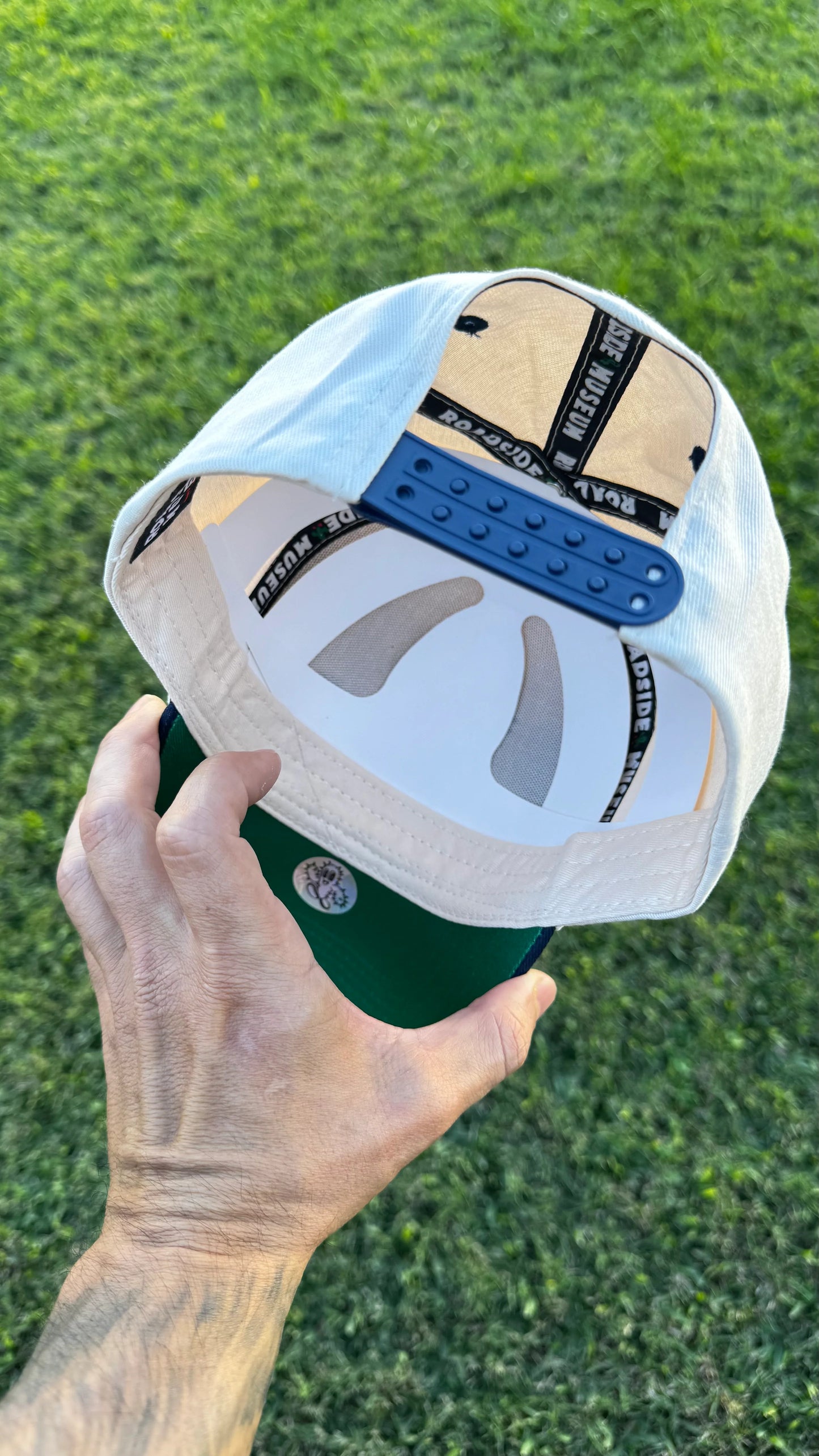 Roadside Museum Bowston Fury Snapback Cream/Navy