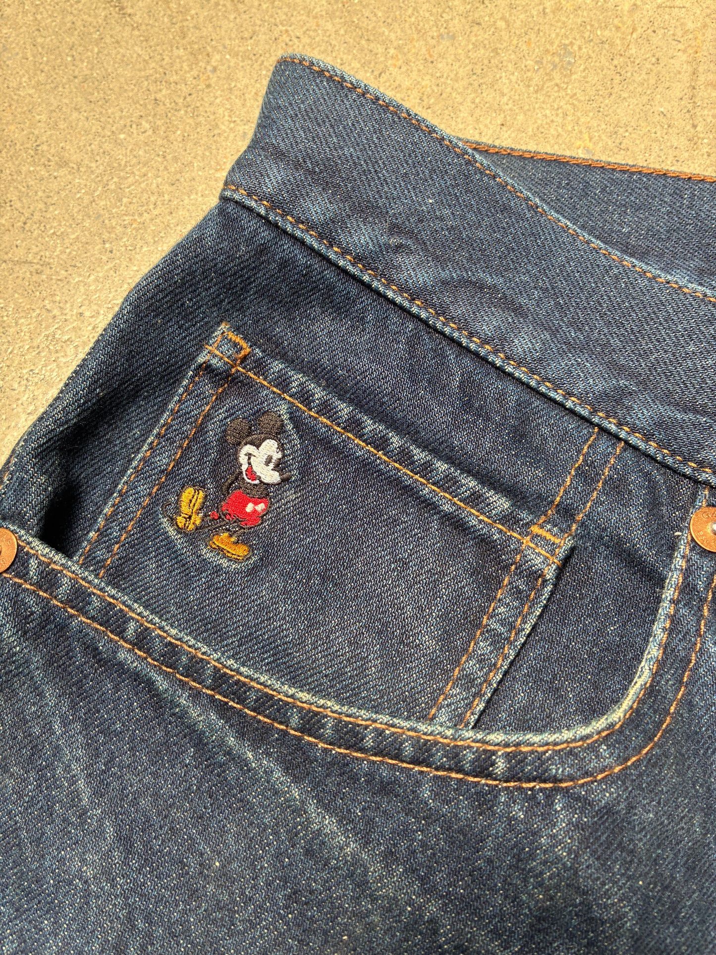 Gap x Disney Extra Baggy Jeans 33 x 27.5 (Pre-Owned)