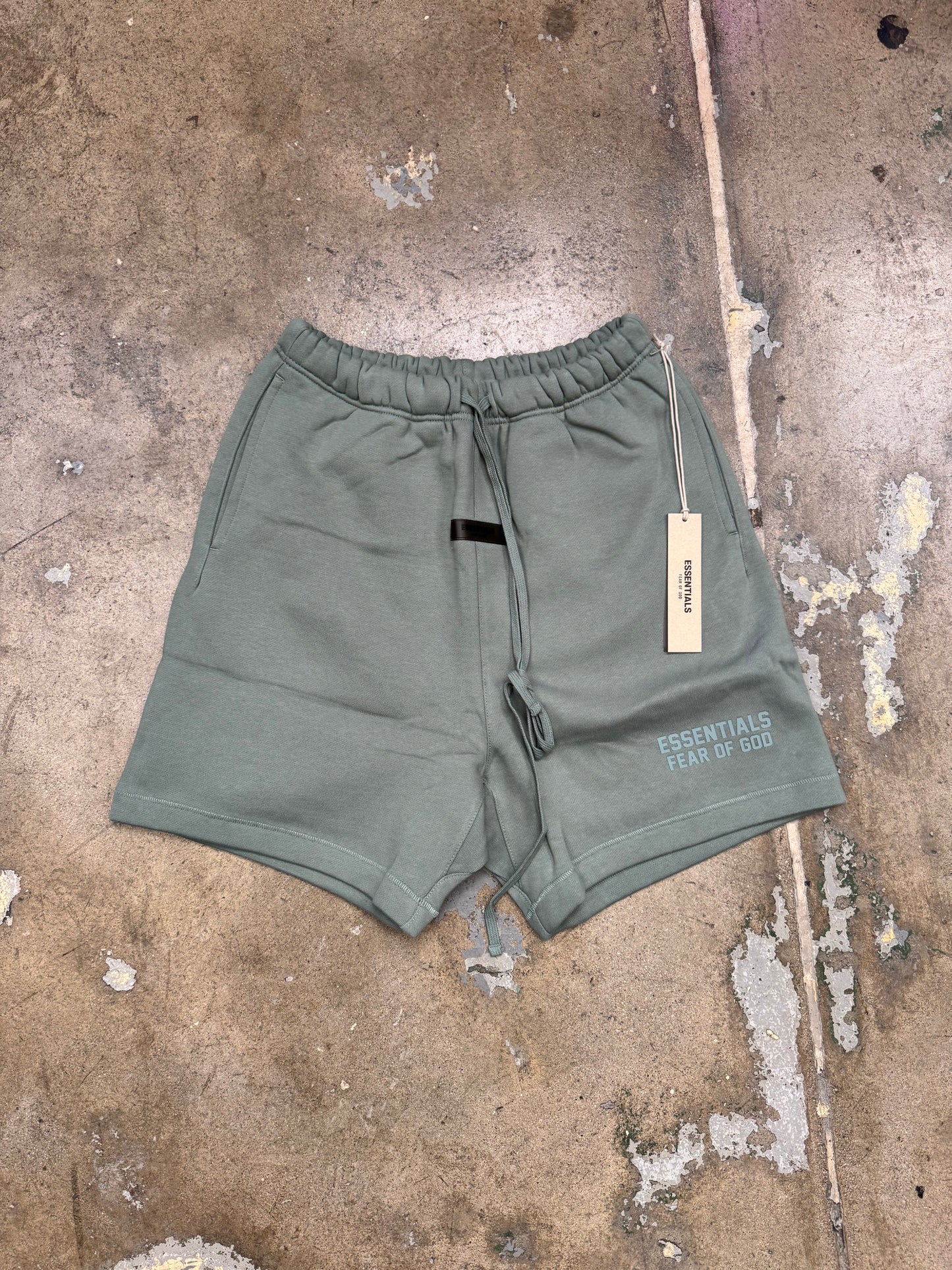 Fear of God Essentials Shorts Sycamore Medium