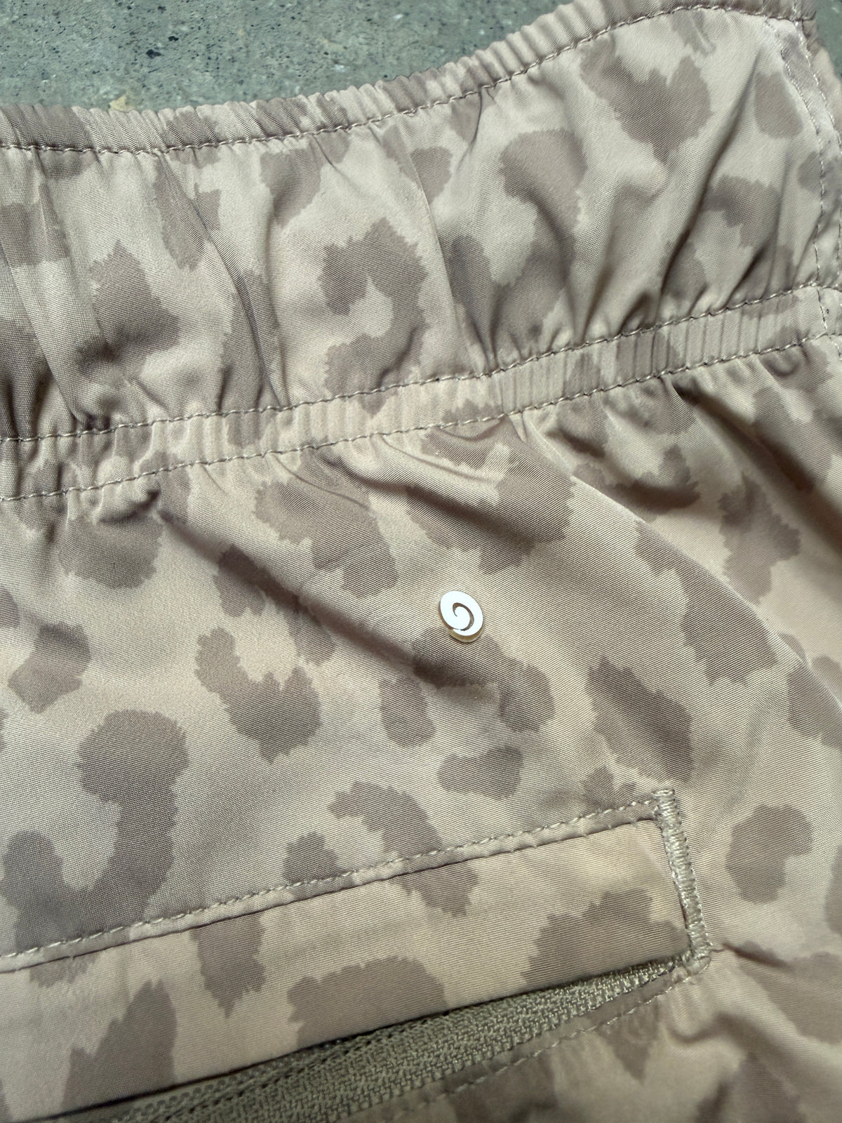 Malbon Animal Print Shorts Tan XL (Pre-Owned)