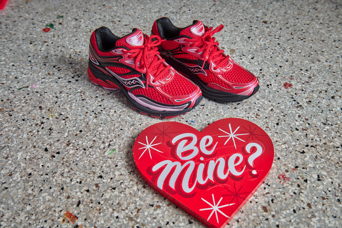 Saucony Progrid Omni 9 St. Valentine's