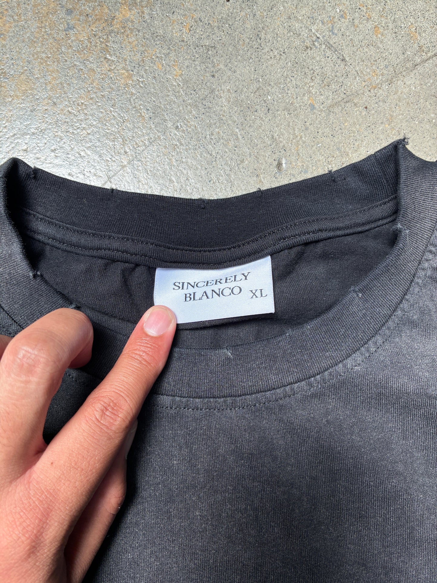Sincerely Blanco Vowel T-Shirt Vintage Black XL