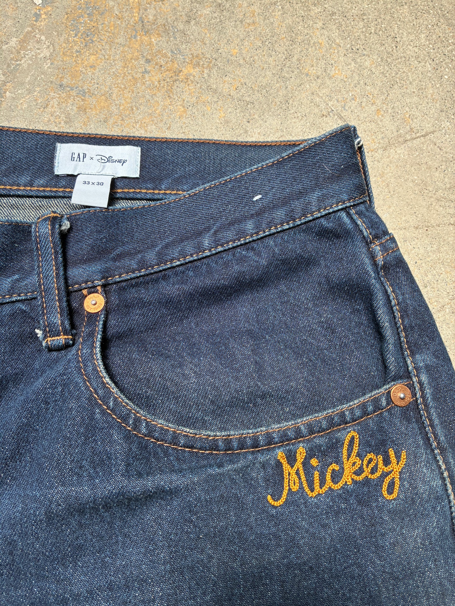 Gap x Disney Extra Baggy Jeans 33 x 27.5 (Pre-Owned)