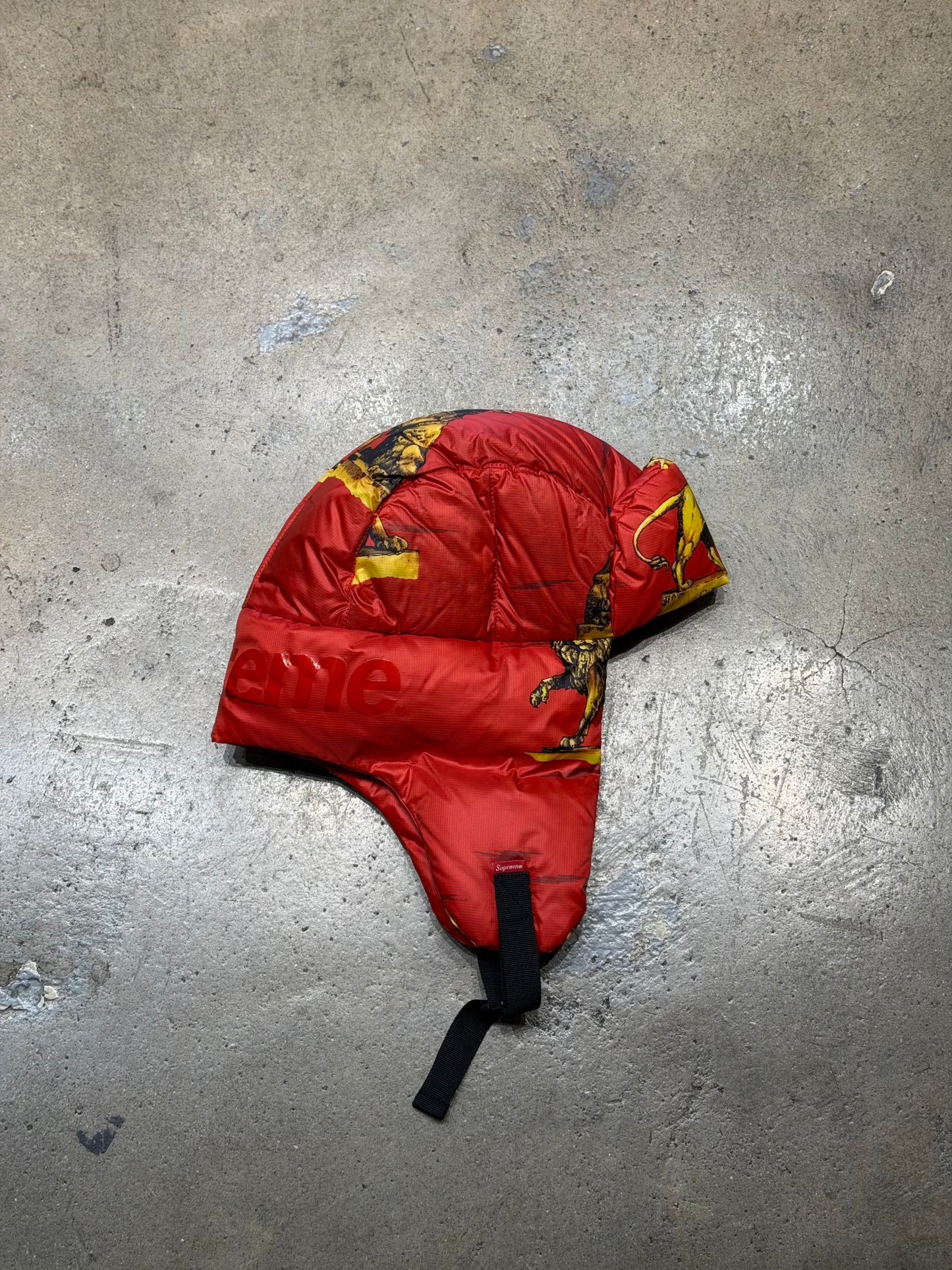 Supreme Featherweight Down Trooper Lion Red