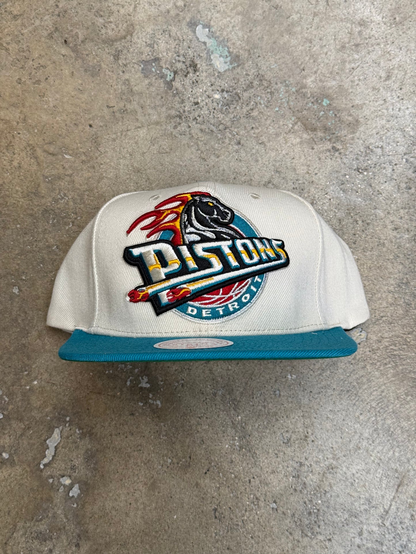 Mitchell & Ness Detroit Pistons HWC XL Logo Snapback Natural/Teal