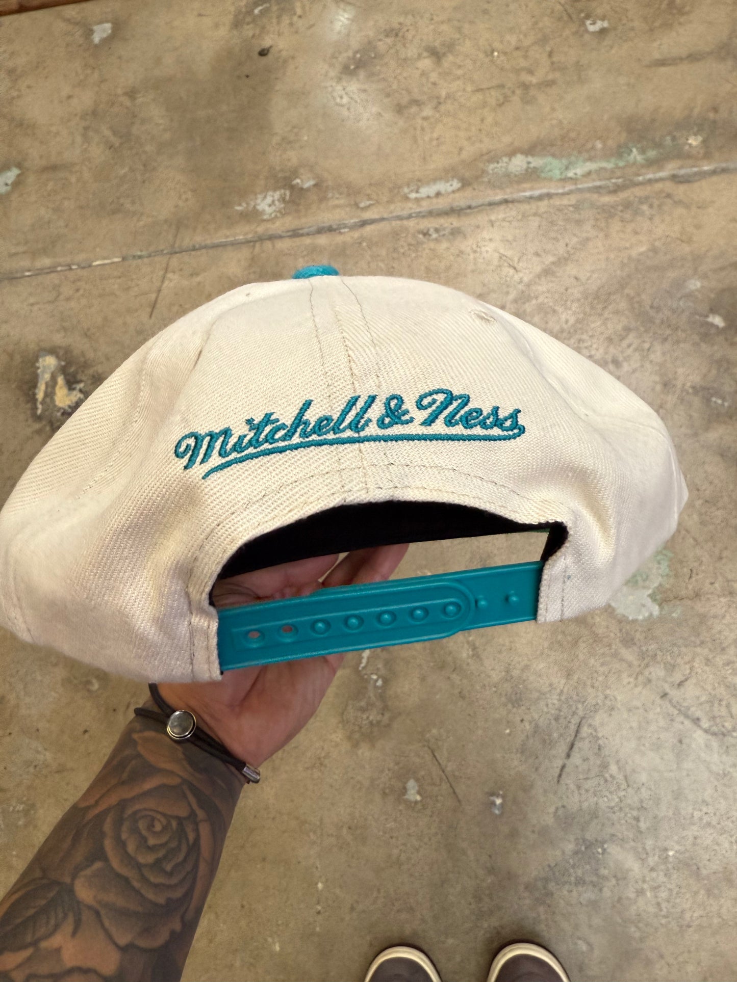 Mitchell & Ness Detroit Pistons HWC XL Logo Snapback Natural/Teal