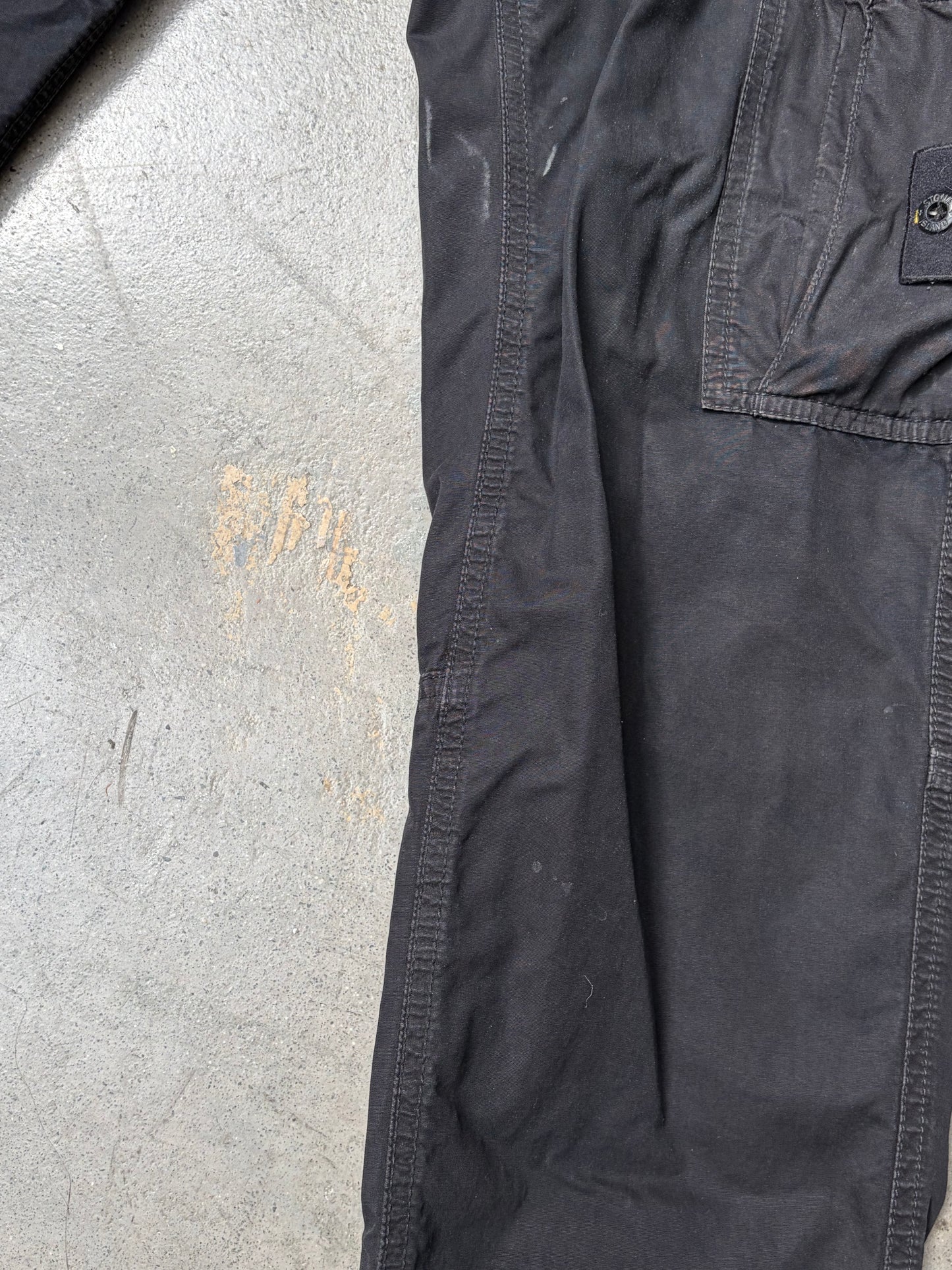 Stone Island Cargo Pants Slim Fit Black (34) (Pre-Owned)