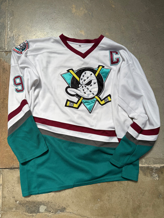 Mighty Ducks Charlie Conway Jersey White XL/2XL (Pre-Owned)