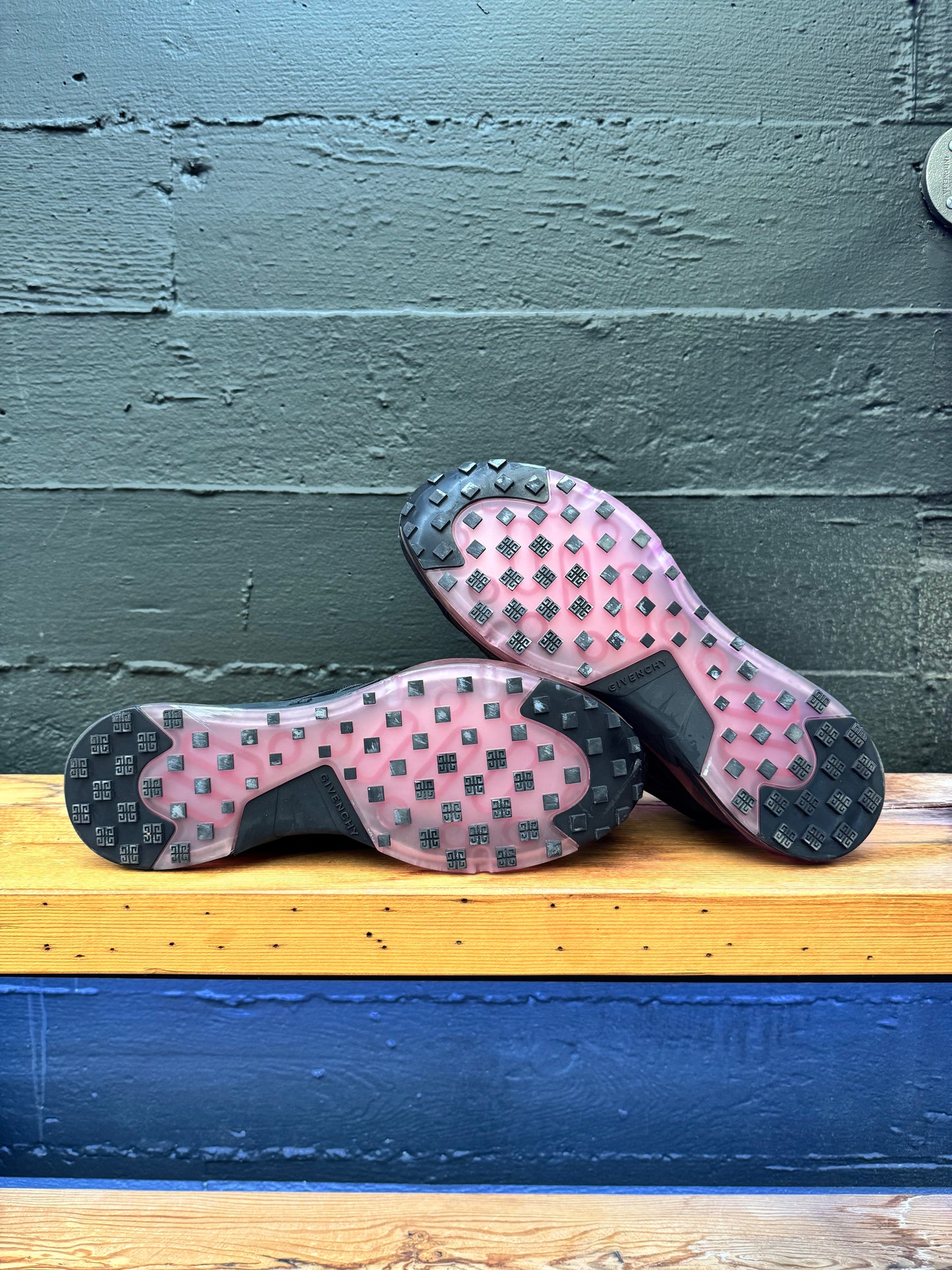 Givenchy GV1 Sneakers Black (Pre-Owned) (Size 45, Size 13M)