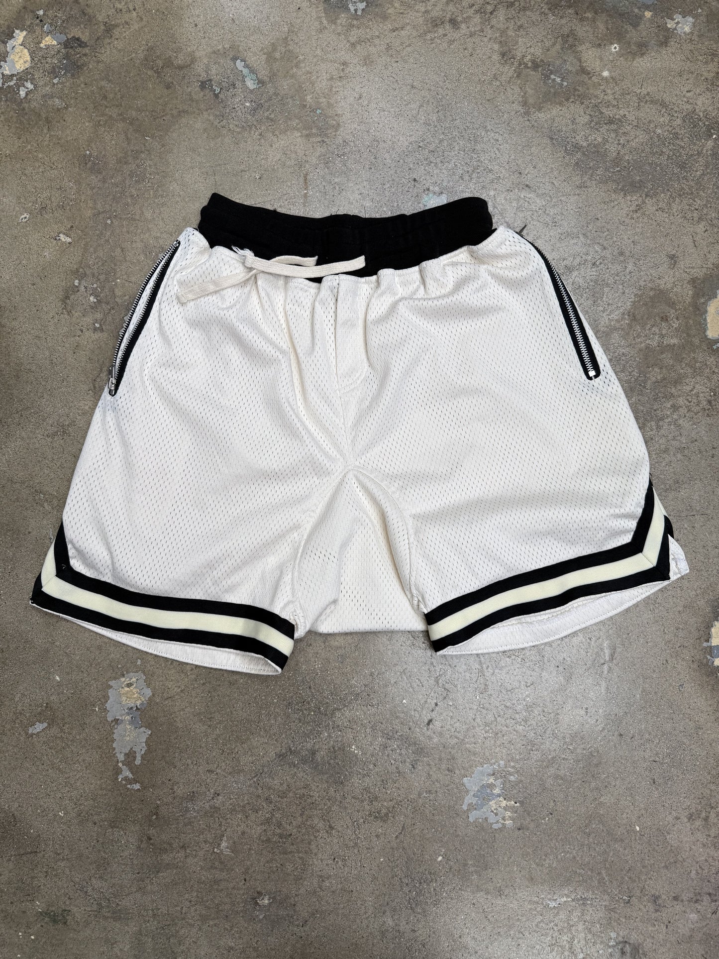 Fear of God Basketball Shorts Cream/Black Small