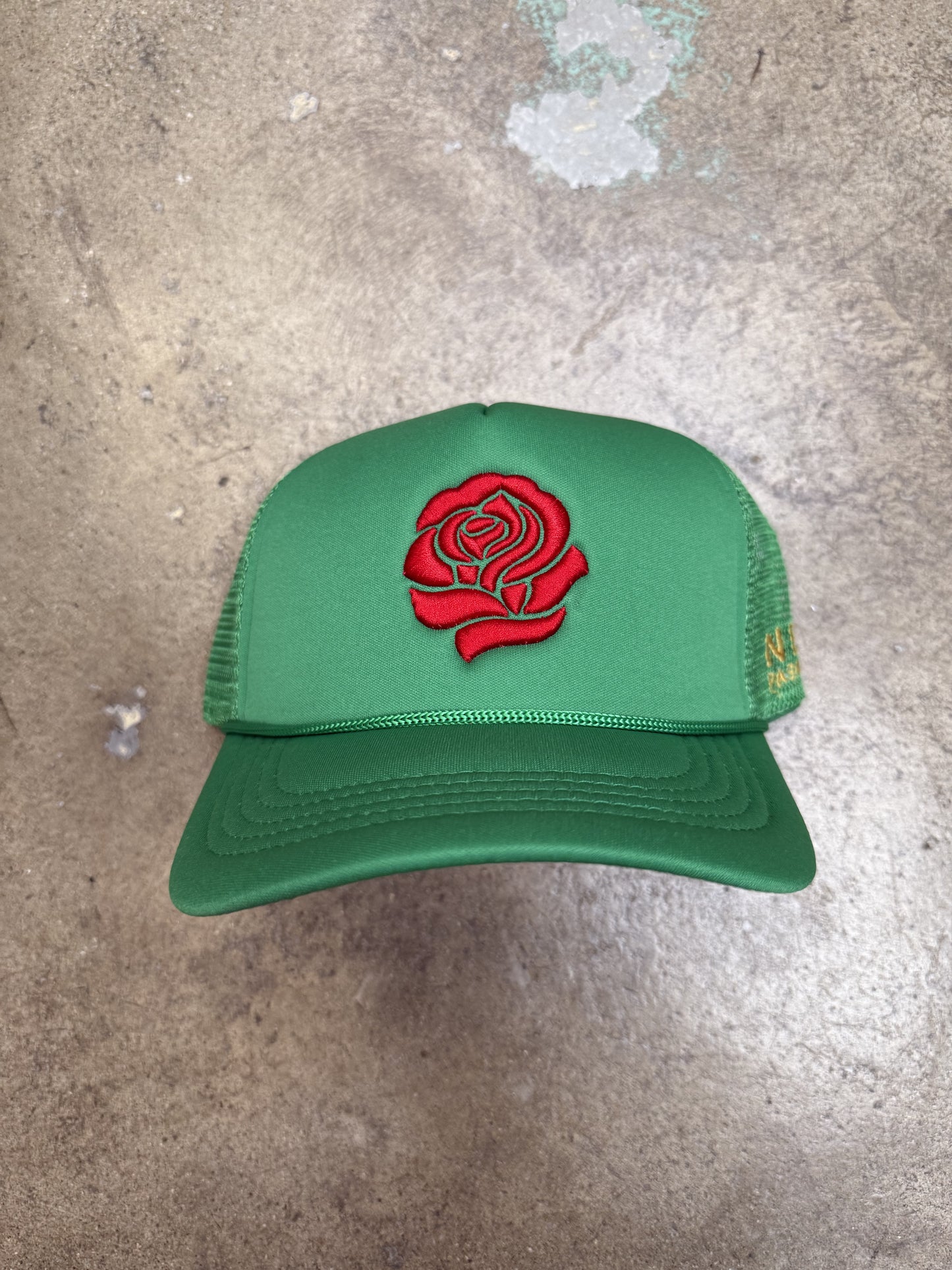 Neo Rose Trucker Kelly Green/Red Snapback