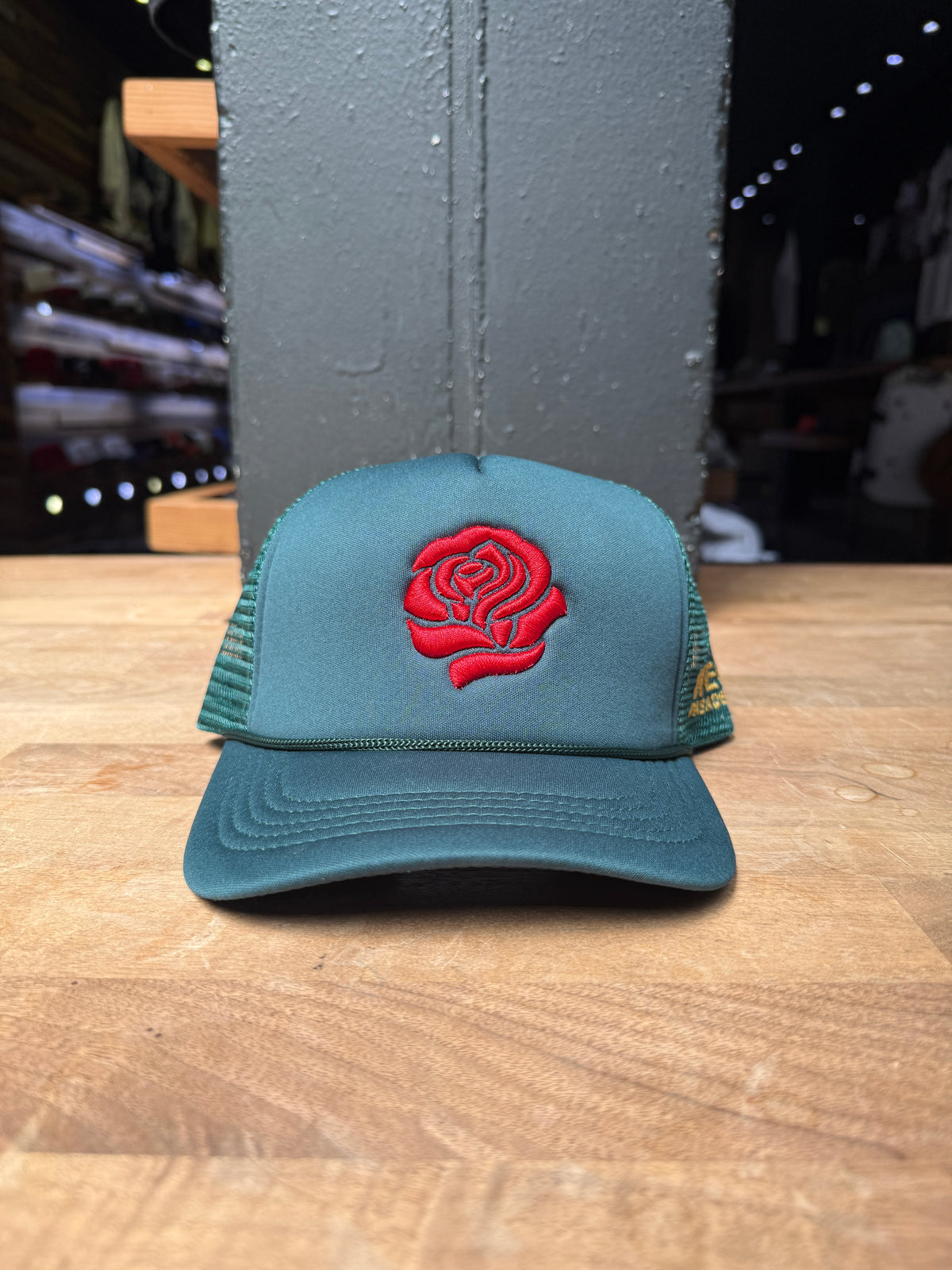 Neo Classic Rose Trucker Snapback Hunter Green