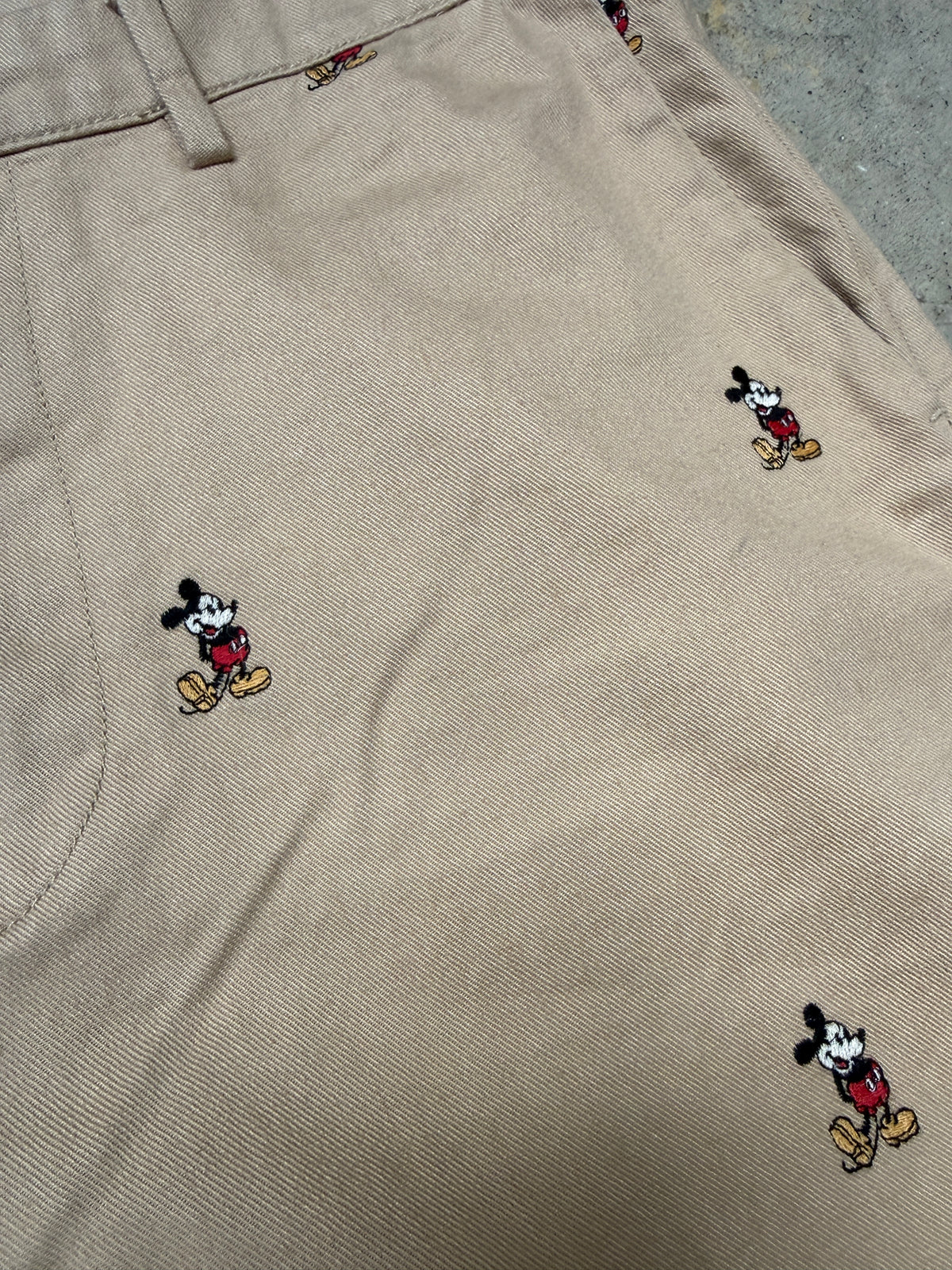 Gap × Disney Embroidered Baggy Khakis (34) (Pre-Owned)