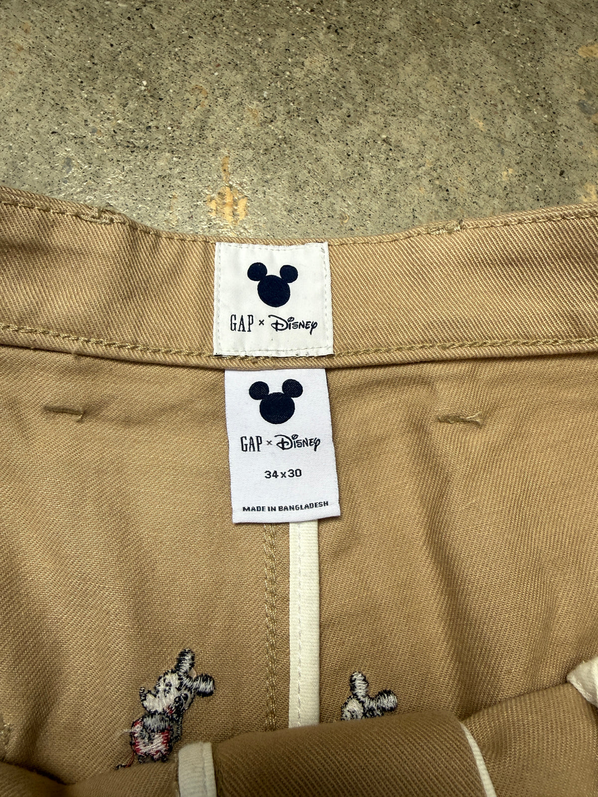Gap × Disney Embroidered Baggy Khakis (34) (Pre-Owned)