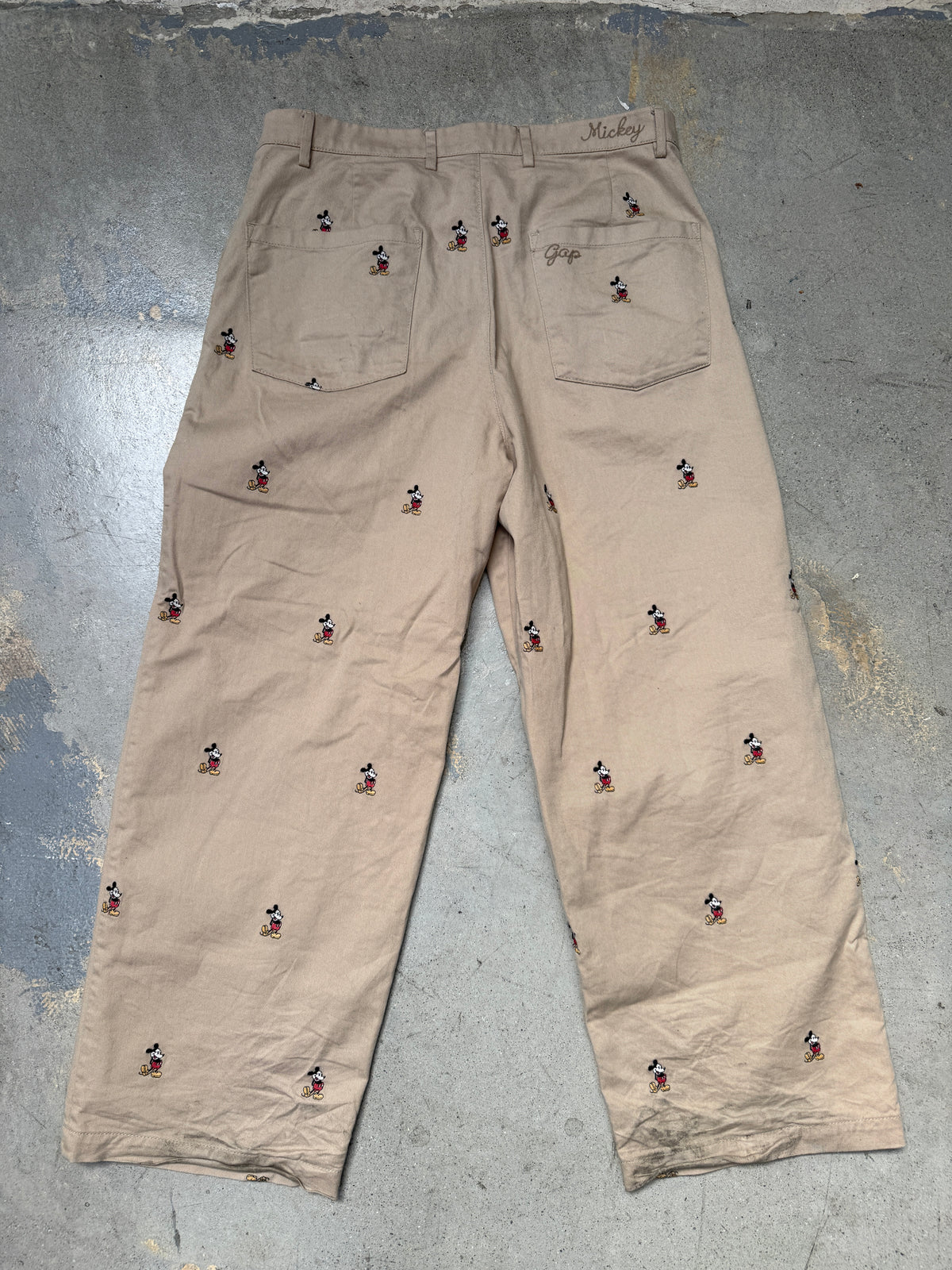 Gap × Disney Embroidered Baggy Khakis (34) (Pre-Owned)